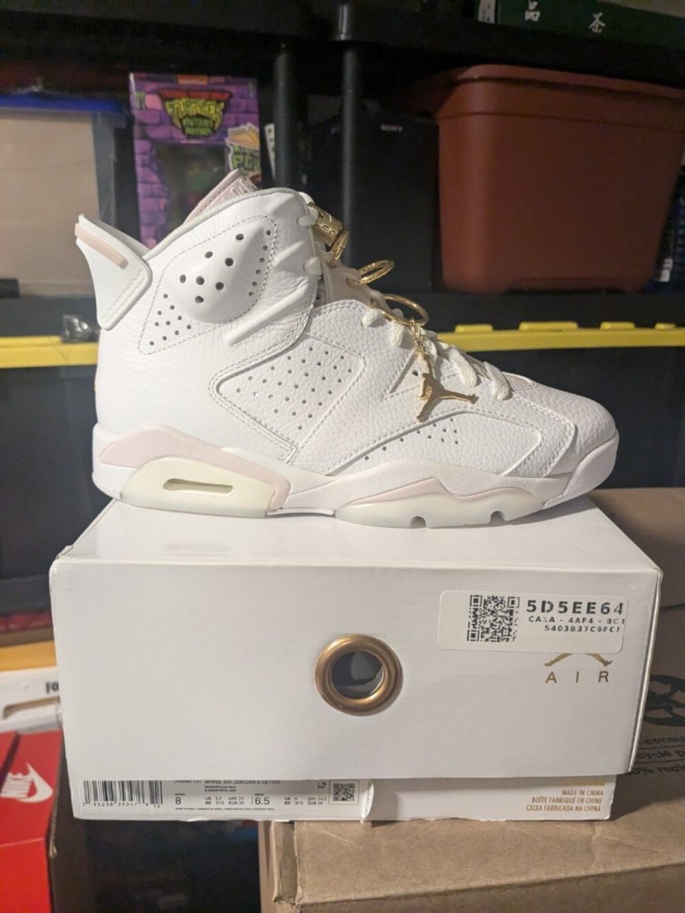 Jordan 6 Retro Gold Hoops Size: US Women 8 DH9696-100 New With Defect